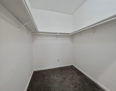 11917 Meadowfire Dr - Photo Thumbnail 21