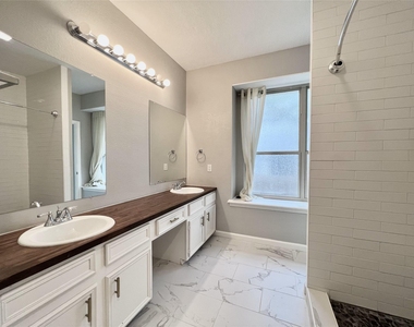11917 Meadowfire Dr - Photo Thumbnail 19