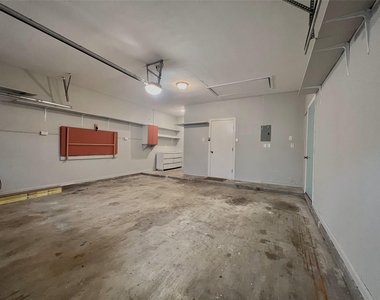 11917 Meadowfire Dr - Photo Thumbnail 30
