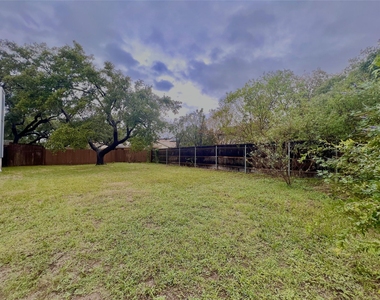 11917 Meadowfire Dr - Photo Thumbnail 36