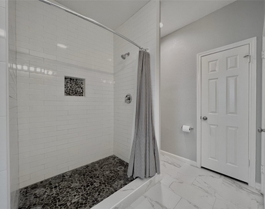11917 Meadowfire Dr - Photo Thumbnail 20
