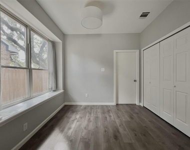 11917 Meadowfire Dr - Photo Thumbnail 10