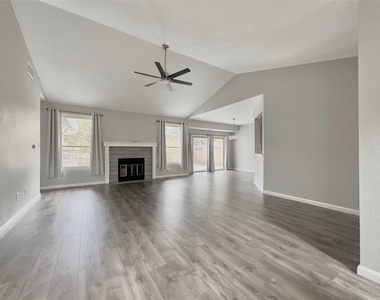 11917 Meadowfire Dr - Photo Thumbnail 4