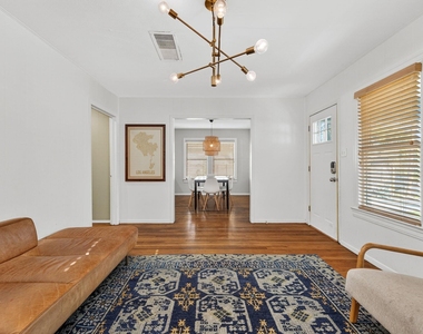 609 Fletcher St - Photo Thumbnail 3