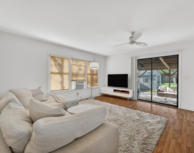 609 Fletcher St - Photo Thumbnail 16