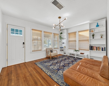 609 Fletcher St - Photo Thumbnail 4