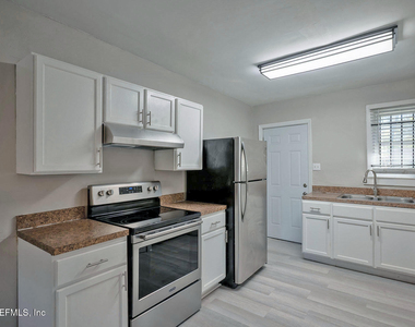 2036 W 11th Street - Photo Thumbnail 7