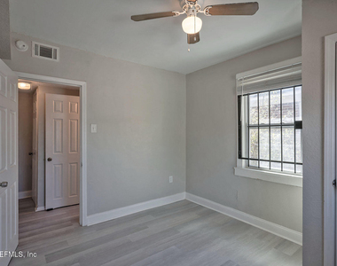 2036 W 11th Street - Photo Thumbnail 18