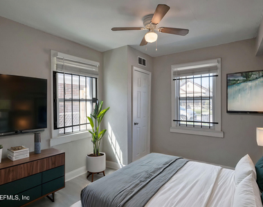 2036 W 11th Street - Photo Thumbnail 13