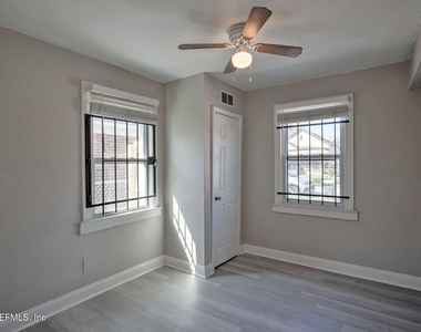 2036 W 11th Street - Photo Thumbnail 12