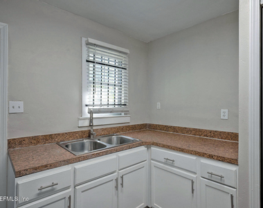 2036 W 11th Street - Photo Thumbnail 9