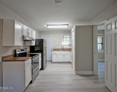2036 W 11th Street - Photo Thumbnail 6