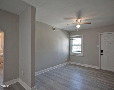 2036 W 11th Street - Photo Thumbnail 5