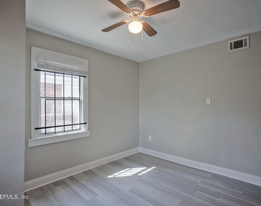 2036 W 11th Street - Photo Thumbnail 16