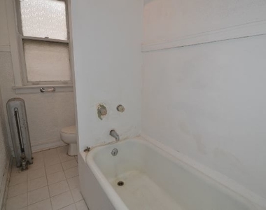 1917 W Winnemac Avenue - Photo Thumbnail 16