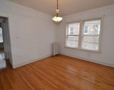 1917 W Winnemac Avenue - Photo Thumbnail 11