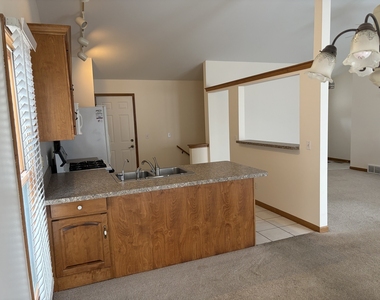 517 E Conley Drive - Photo Thumbnail 5