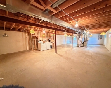 517 E Conley Drive - Photo Thumbnail 15
