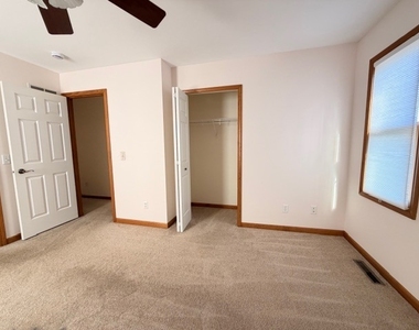 517 E Conley Drive - Photo Thumbnail 10