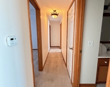 517 E Conley Drive - Photo Thumbnail 8