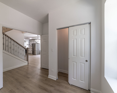 6911 S Kimbark Avenue - Photo Thumbnail 4