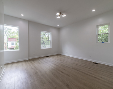 6911 S Kimbark Avenue - Photo Thumbnail 17