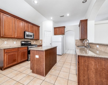 7814 Rocky Peak Lane - Photo Thumbnail 12