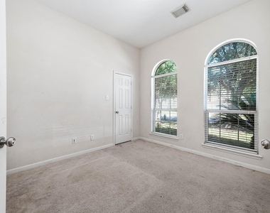 7814 Rocky Peak Lane - Photo Thumbnail 2