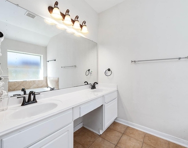 7814 Rocky Peak Lane - Photo Thumbnail 16