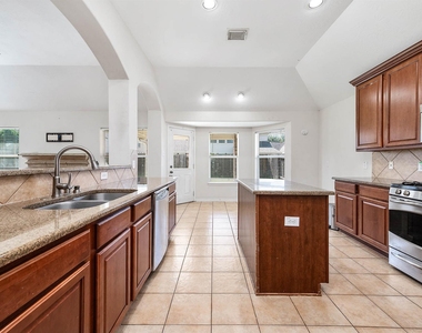7814 Rocky Peak Lane - Photo Thumbnail 13