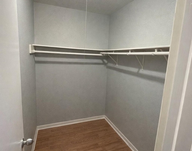 12255 W Village Drive - Photo Thumbnail 15