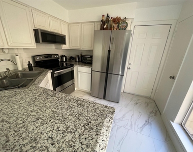12255 W Village Drive - Photo Thumbnail 9
