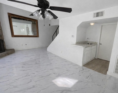 12255 W Village Drive - Photo Thumbnail 7