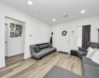 3029 Beulah Street - Photo Thumbnail 3