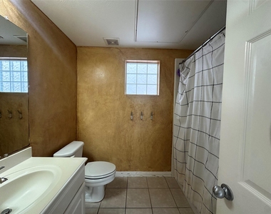 7131 Harmony Cove - Photo Thumbnail 13