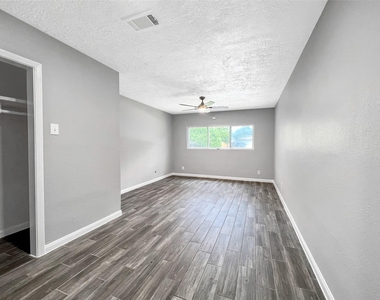 6347 Limestone Street - Photo Thumbnail 10