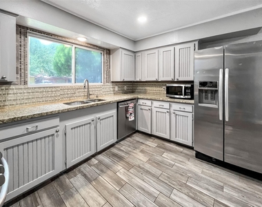 6347 Limestone Street - Photo Thumbnail 2