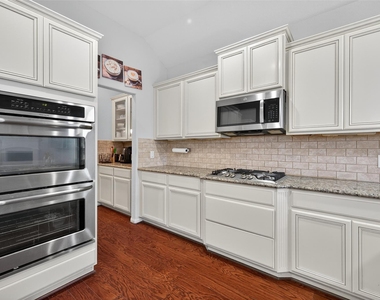 13935 Manobrook Court - Photo Thumbnail 18