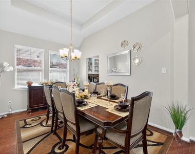 13935 Manobrook Court - Photo Thumbnail 15