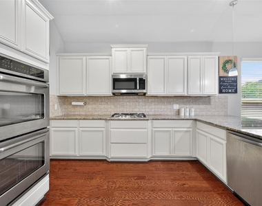 13935 Manobrook Court - Photo Thumbnail 16