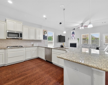 13935 Manobrook Court - Photo Thumbnail 22