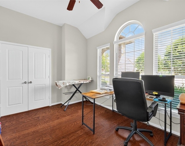 13935 Manobrook Court - Photo Thumbnail 24