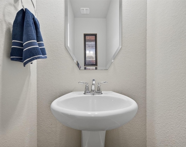 13935 Manobrook Court - Photo Thumbnail 27