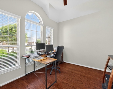 13935 Manobrook Court - Photo Thumbnail 25