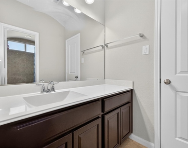 13935 Manobrook Court - Photo Thumbnail 30