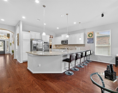 13935 Manobrook Court - Photo Thumbnail 9