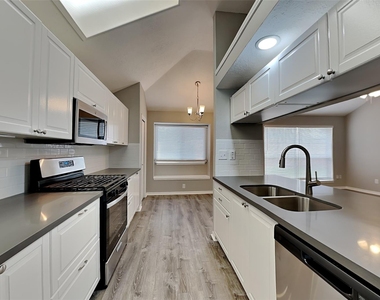17326 Masonridge Drive - Photo Thumbnail 4