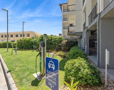 199 Waterpoint Court - Photo Thumbnail 30