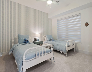 199 Waterpoint Court - Photo Thumbnail 5