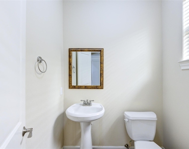5813 Washington Avenue - Photo Thumbnail 19